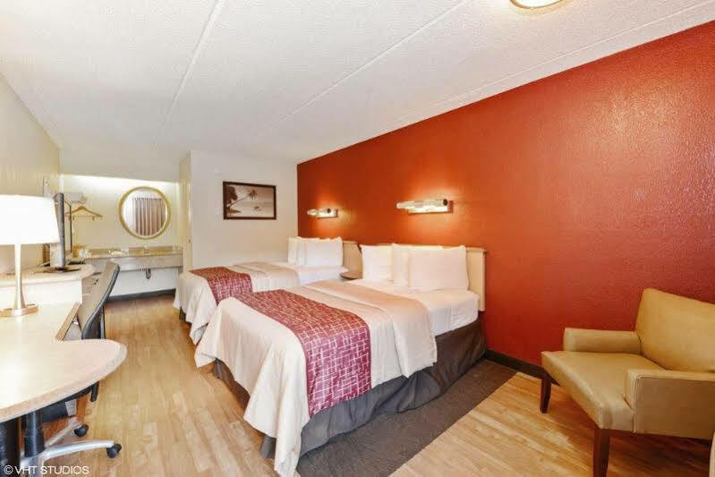 Red Roof Inn Tampa Fairgrounds - Casino Mango Exterior foto